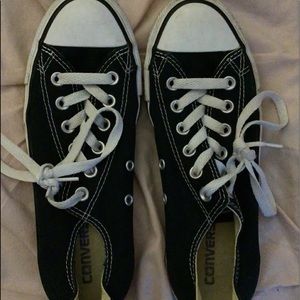 black low rise converse
